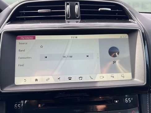 Used 2018 Jaguar F-PACE S image 20