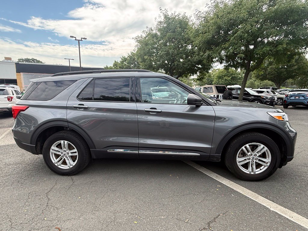 Used 2023 Ford Explorer XLT w/ Equipment Group 202A AWD/4WD image 5