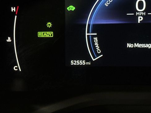 Used 2025 Toyota Camry SE FWD image 13