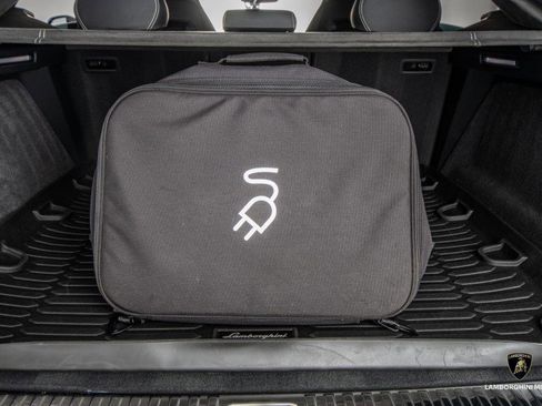 Used 2025 Lamborghini Urus SE image 26