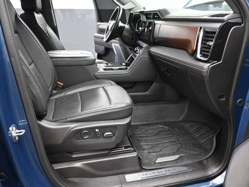 Used 2024 GMC Sierra 2500 Denali w/ Denali Reserve Package image 15