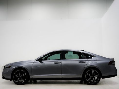 Used 2024 Honda Accord Sport image 6