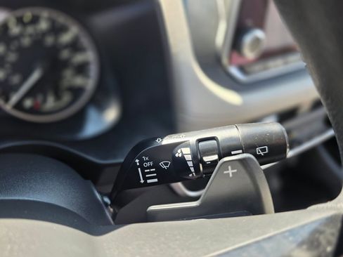 Used 2023 Nissan Rogue SV FWD image 34