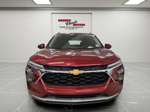 Used 2025 Chevrolet Trax LT w/ LT Convenience Package FWD image 2