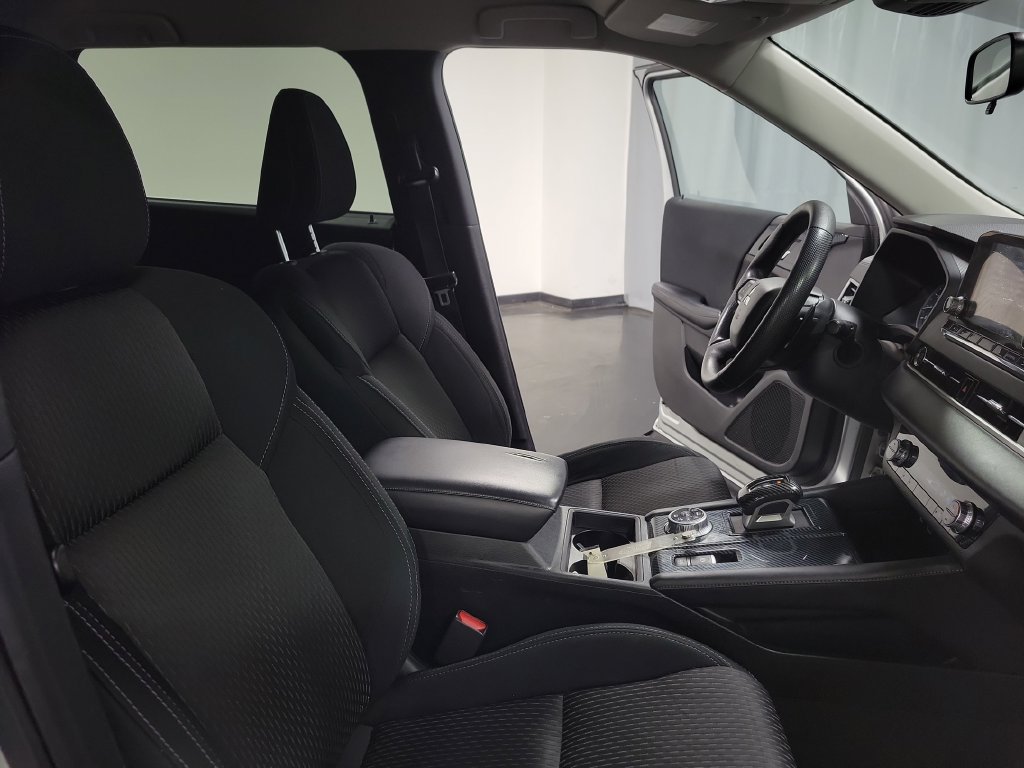 Used 2023 Mitsubishi Outlander ES AWD/4WD image 33