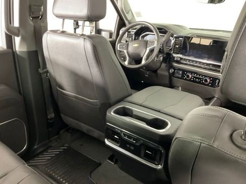 Used 2025 Chevrolet Silverado 2500 LTZ w/ LTZ Convenience Package image 34