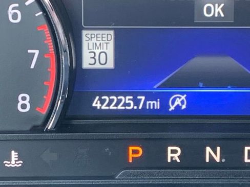 Used 2021 Ford Explorer Limited w/ Equipment Group 301A image 29