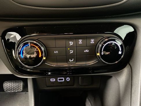 Certified 2023 Buick Encore GX Preferred FWD image 18