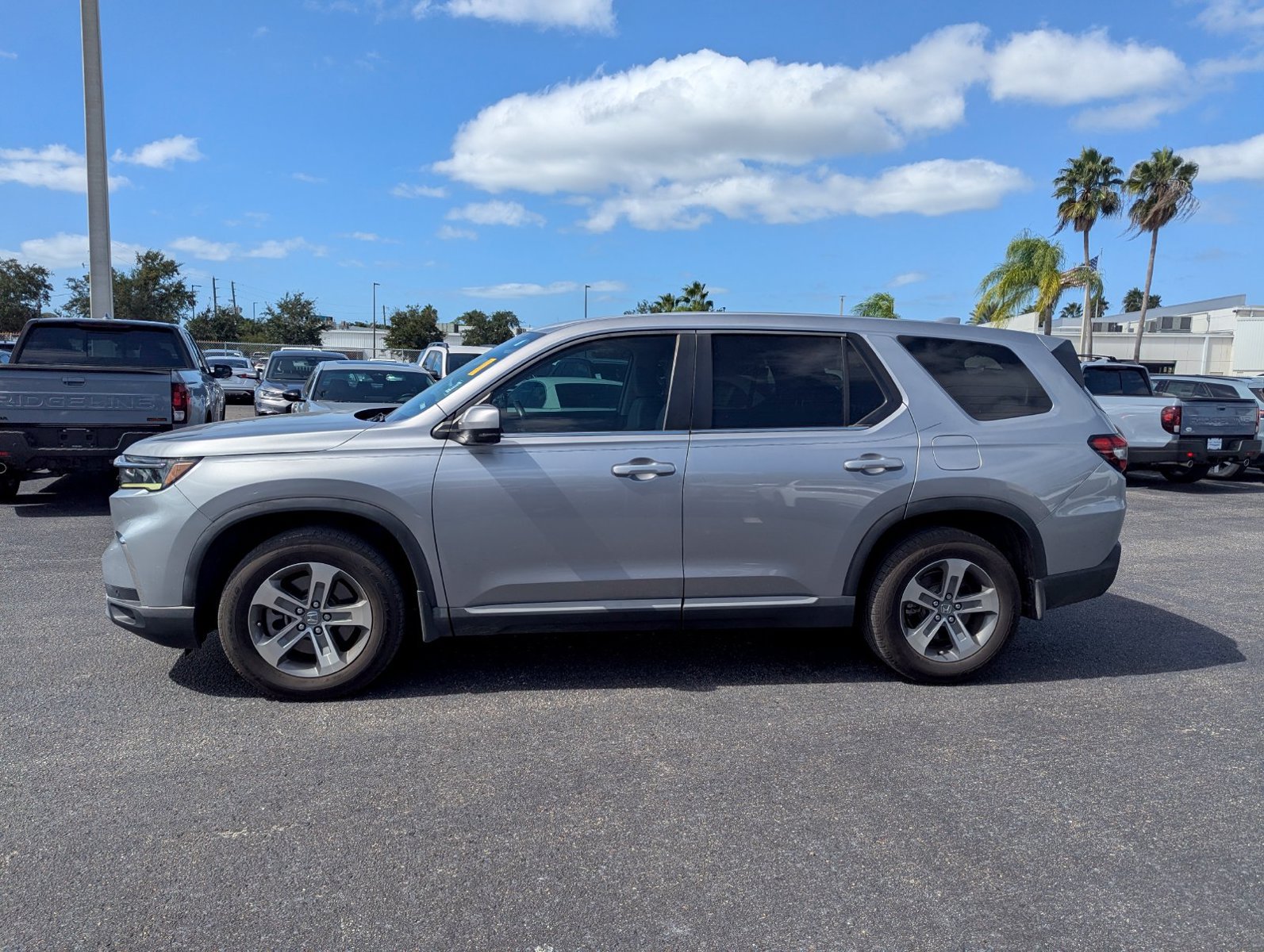 Used 2023 Honda Pilot EX-L image 4