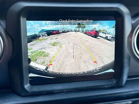 Used 2023 Jeep Wrangler Unlimited Rubicon 4xe image 15