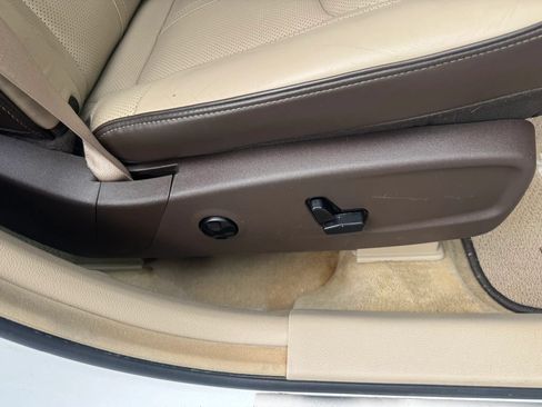Used 2012 Chrysler 300 C Luxury Series RWD image 25