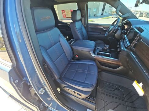 Used 2024 Chevrolet Silverado 1500 High Country w/ High Country Premium Package image 21
