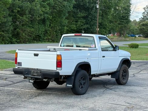 Used 1996 Nissan Pickup XE AWD/4WD image 4