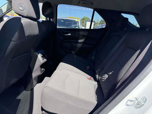 Used 2018 Chevrolet Equinox LT FWD image 12