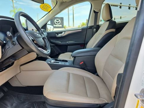 Used 2021 Ford Escape Titanium AWD/4WD image 16