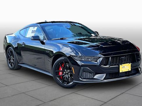 Certified 2025 Ford Mustang GT Premium RWD image 3