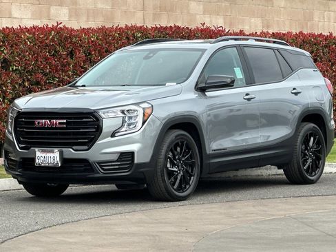 Certified 2023 GMC Terrain SLE w/ Driver Convenience Package image 8