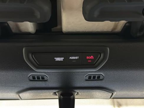 Used 2023 Jeep Gladiator Sport AWD/4WD image 18
