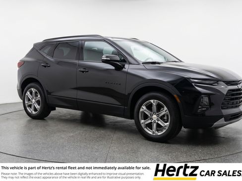 Used 2025 Chevrolet Blazer LT FWD image 1