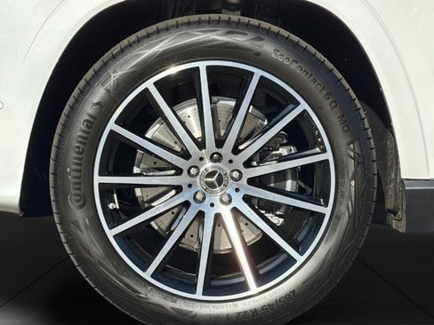 New 2026 Mercedes-Benz GLS 580 4MATIC image 27