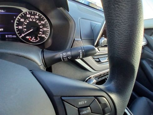 Used 2024 Nissan Altima 2.5 SV image 19