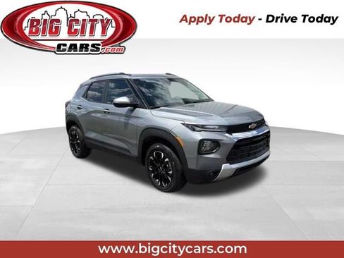 Used 2023 Chevrolet TrailBlazer LT w/ Sun and Liftgate Package AWD/4WD image 1