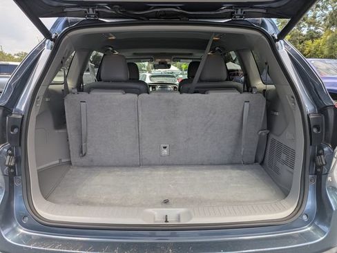 Used 2018 Toyota Highlander XLE AWD/4WD image 13
