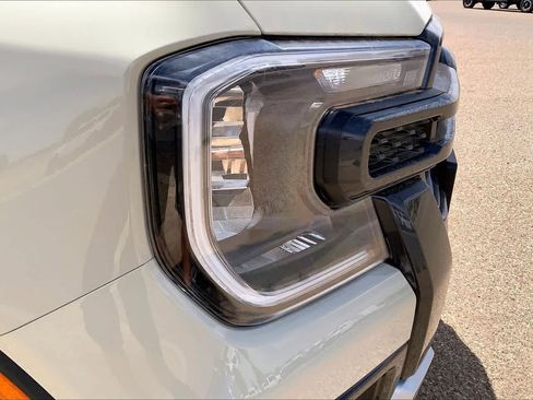 New 2025 Ford Ranger XLT w/ FX4 Off-Road Package AWD/4WD image 13