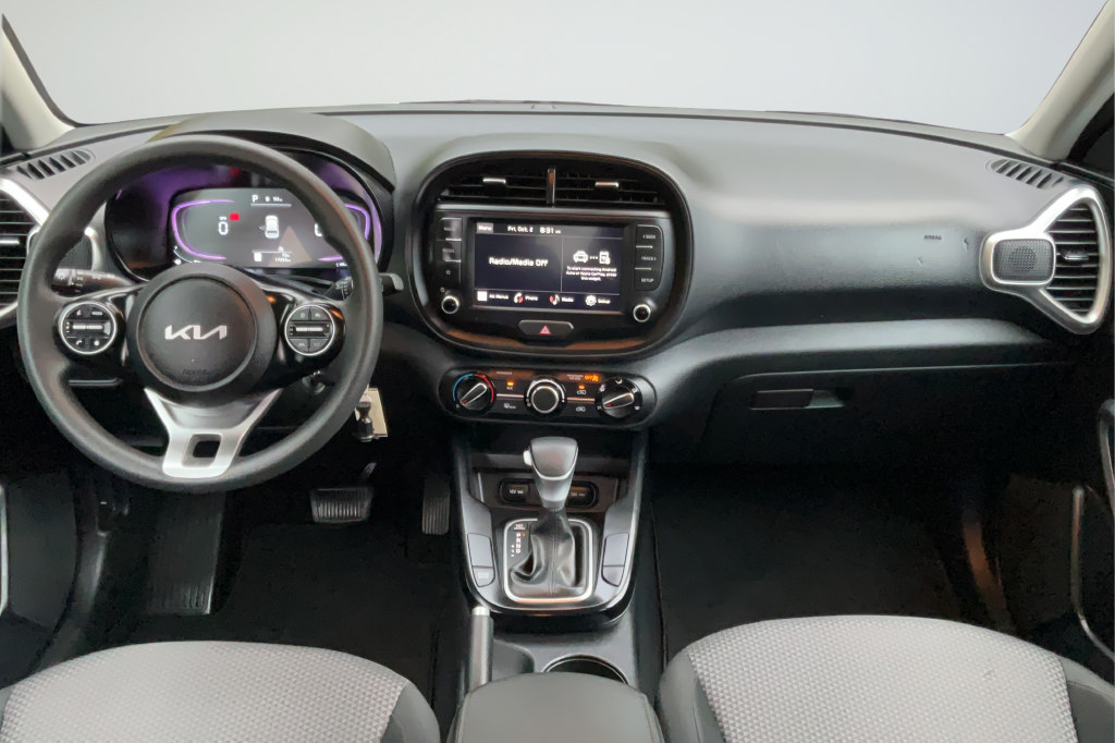 Used 2025 Kia Soul LX FWD image 11