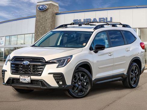 Used 2025 Subaru Ascent Bronze Edition image 1