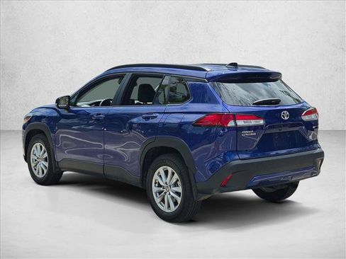 Used 2025 Toyota Corolla Cross LE FWD image 7