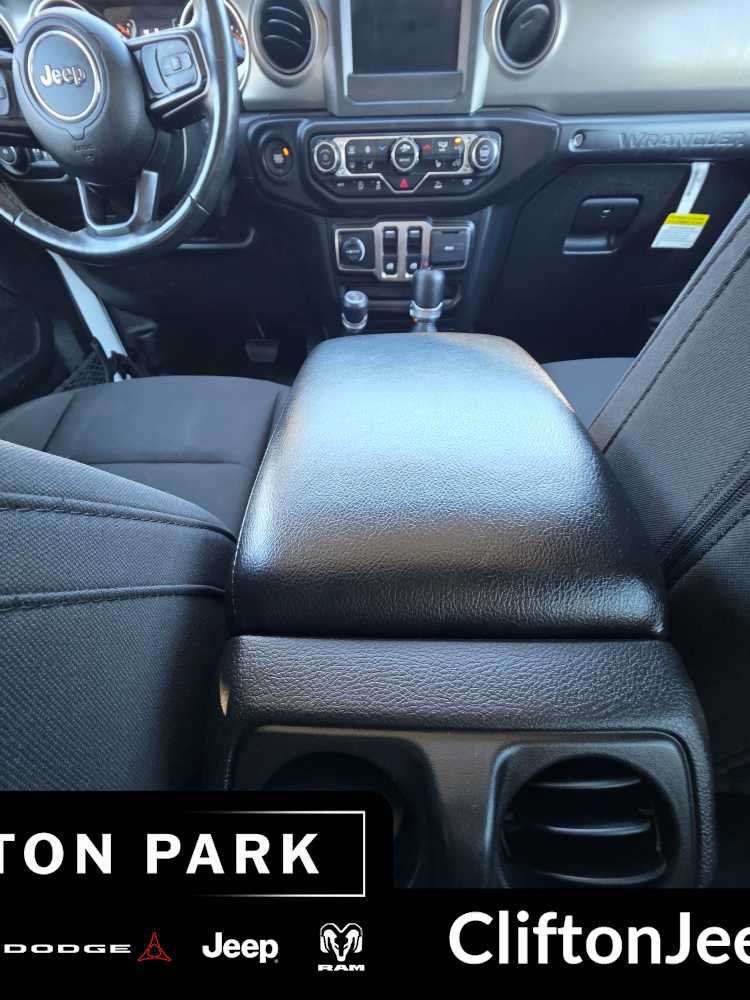 Used 2022 Jeep Wrangler Sport AWD/4WD image 16
