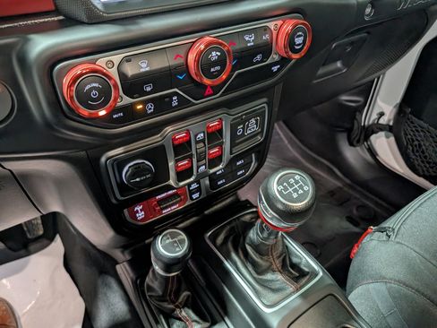 Used 2022 Jeep Wrangler Unlimited Rubicon image 24