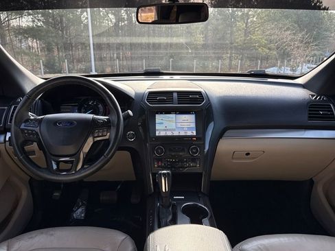 Used 2018 Ford Explorer XLT w/ Equipment Group 202A image 29