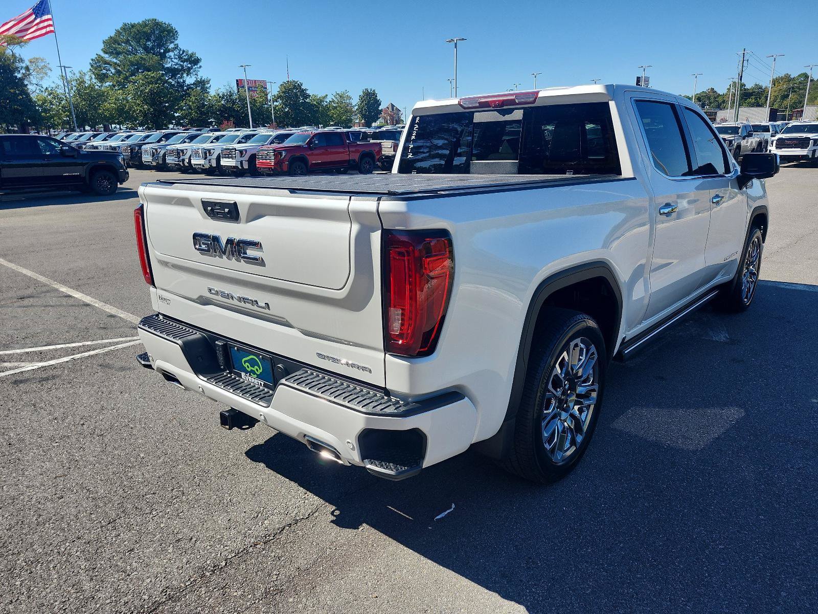 Certified 2024 GMC Sierra 1500 Denali Ultimate AWD/4WD image 3