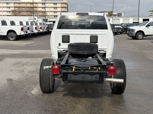 Used 2025 RAM 3500 Big Horn AWD/4WD image 7