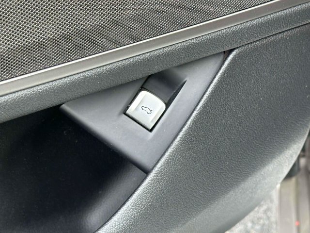 Used 2021 BMW 750i xDrive AWD/4WD image 39