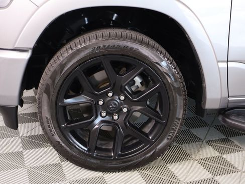 Used 2022 RAM 1500 Laramie AWD/4WD image 17