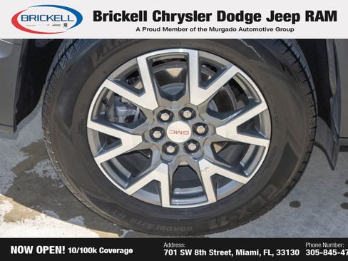 Used 2023 GMC Acadia SLE image 38