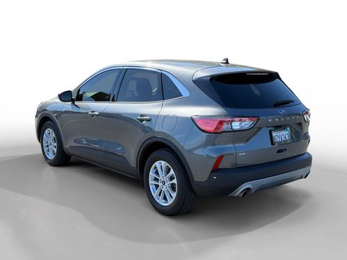 Used 2022 Ford Escape SE FWD image 3