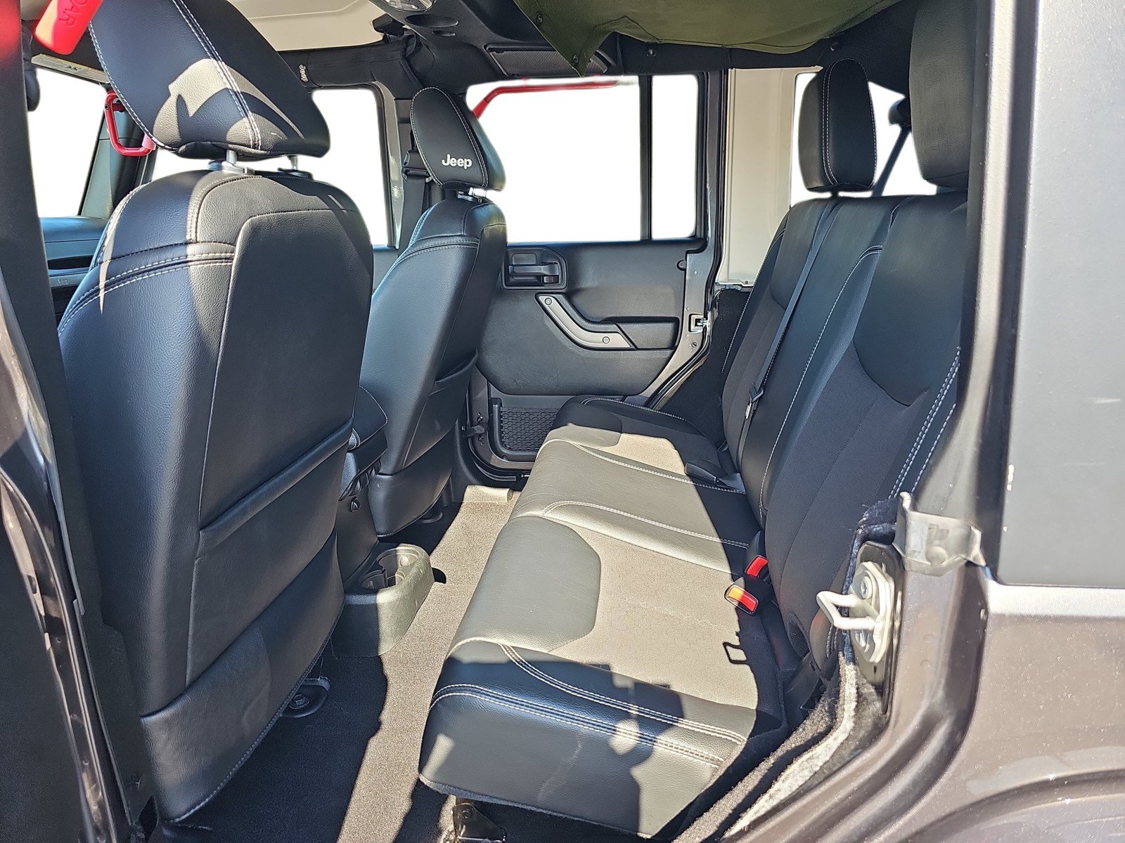 Used 2018 Jeep Wrangler Unlimited Sport AWD/4WD image 11