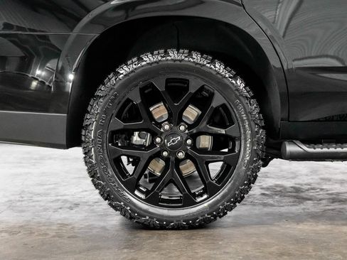 Used 2026 Chevrolet Tahoe Z71 w/ Comfort Package AWD/4WD image 26
