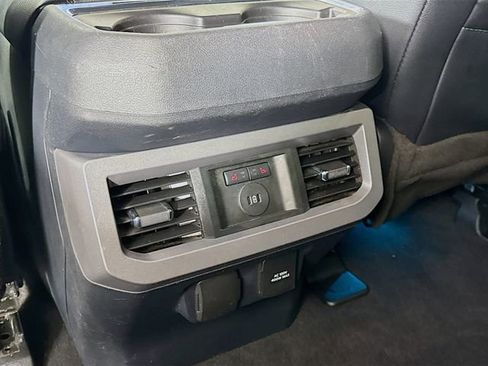 Used 2023 Ford F250 Lariat w/ Chrome Package image 29