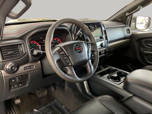 Used 2021 Nissan Titan PRO-4X w/ Pro-4x Convenience Package AWD/4WD image 18