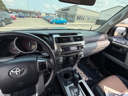 Used 2011 Toyota 4Runner SR5 w/ Convenience Pkg AWD/4WD image 3