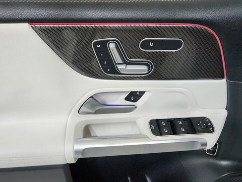 Certified 2022 Mercedes-Benz GLB 250 image 19