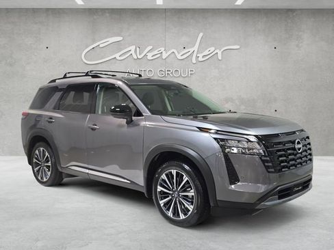 New 2026 Nissan Pathfinder Platinum image 2