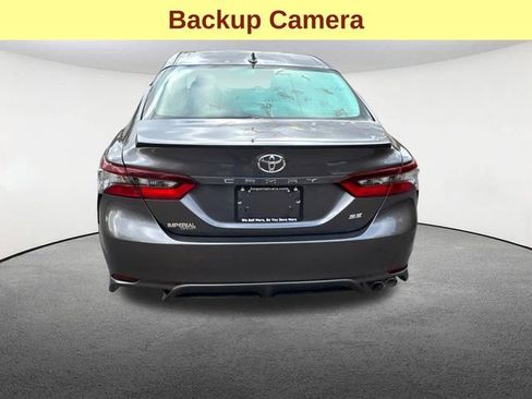 Used 2022 Toyota Camry SE image 11