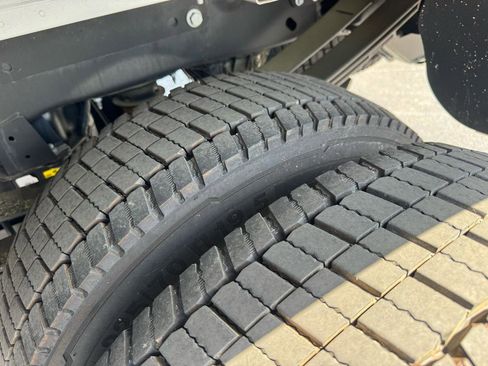 Used 2022 Ford F450 Platinum w/ FX4 Off-Road Package image 13