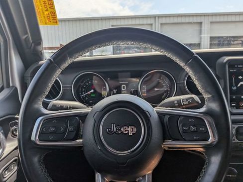 Used 2022 Jeep Wrangler Unlimited Sahara AWD/4WD image 21